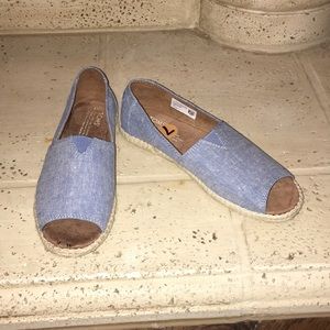 Blue Toms